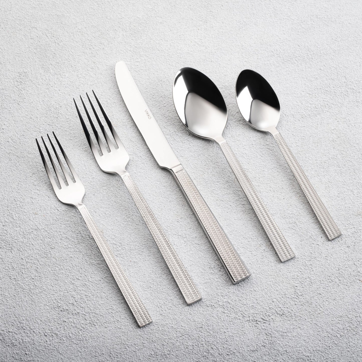 Vikko Crown - Topaz Mirror Flatware 20 Piece Set