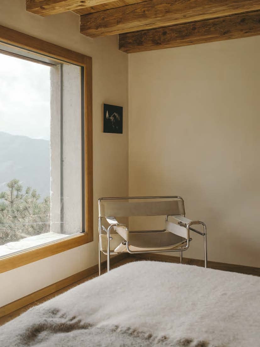 BEA MOMBAERS Items & Interiors