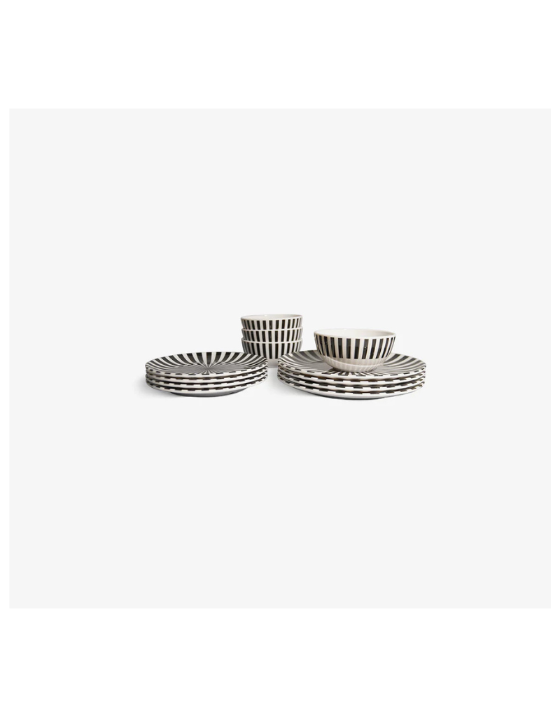 Elizabeth Sutton Collection: Black & White Starburst 12pc Melamine Dinnerware Set