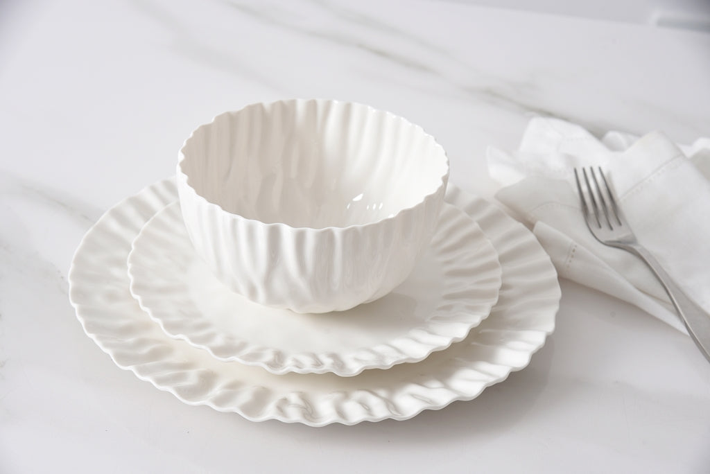 Round Ruffled Bowl