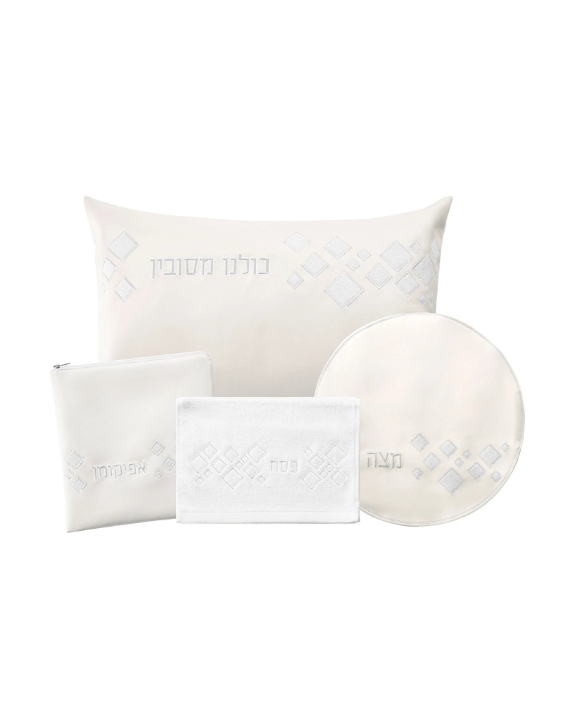 Scattered Fur Pesach Set