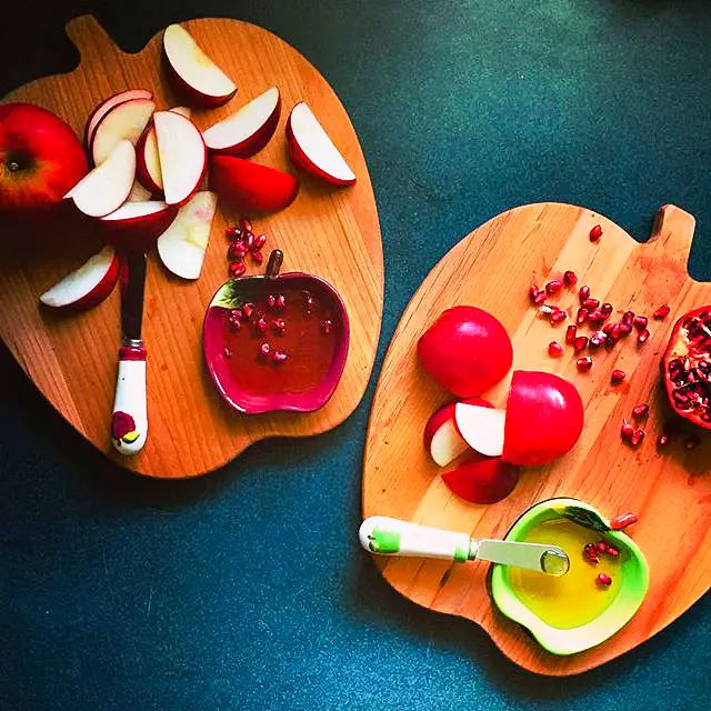 Apple Board with Bowl & Spreader Set
