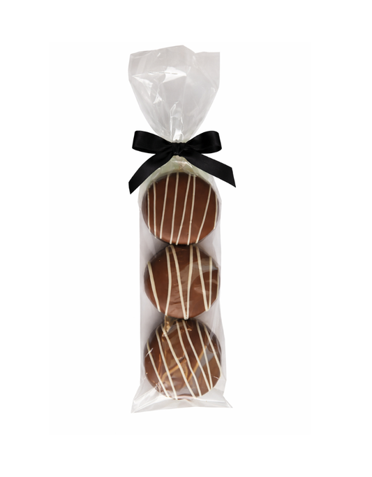 Decadently Dunked Oreos with White Drizzle