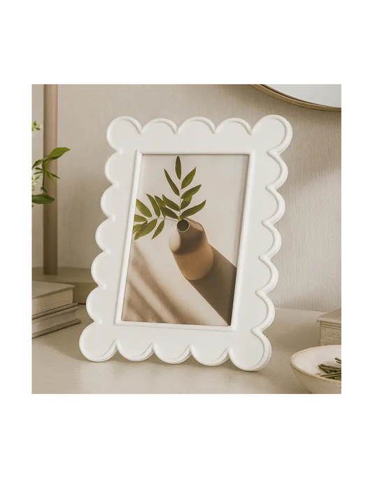 Scalloped Resin Glass Picture Frame