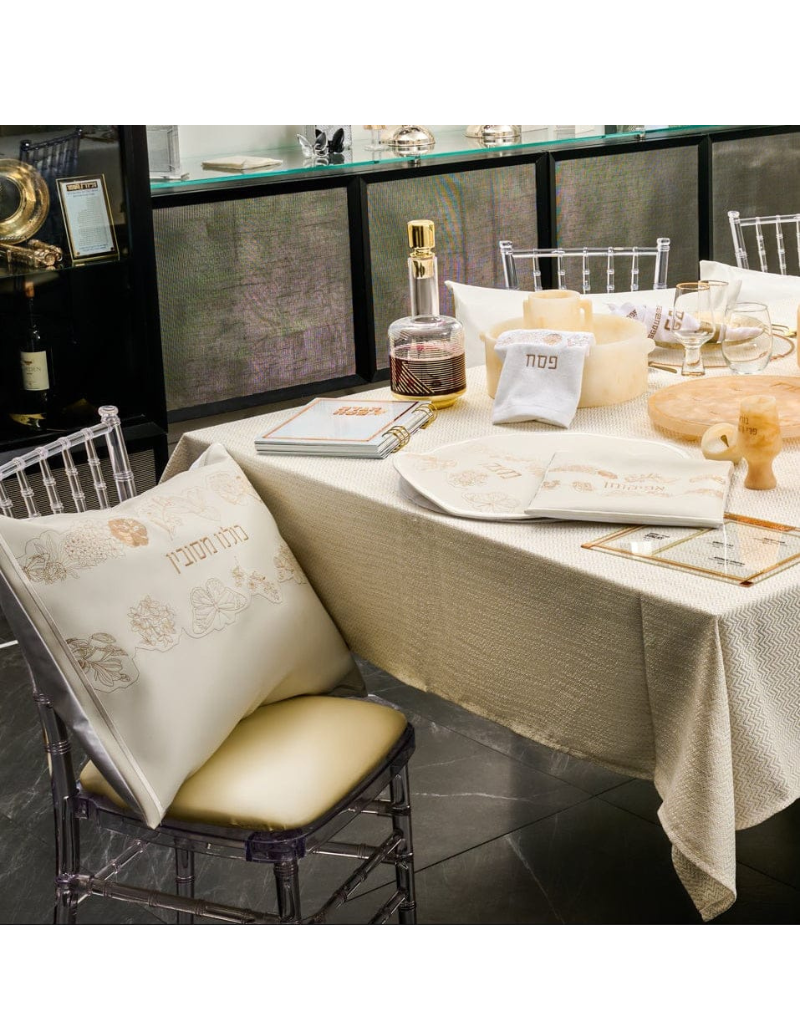 Gold Inlay Pesach Set