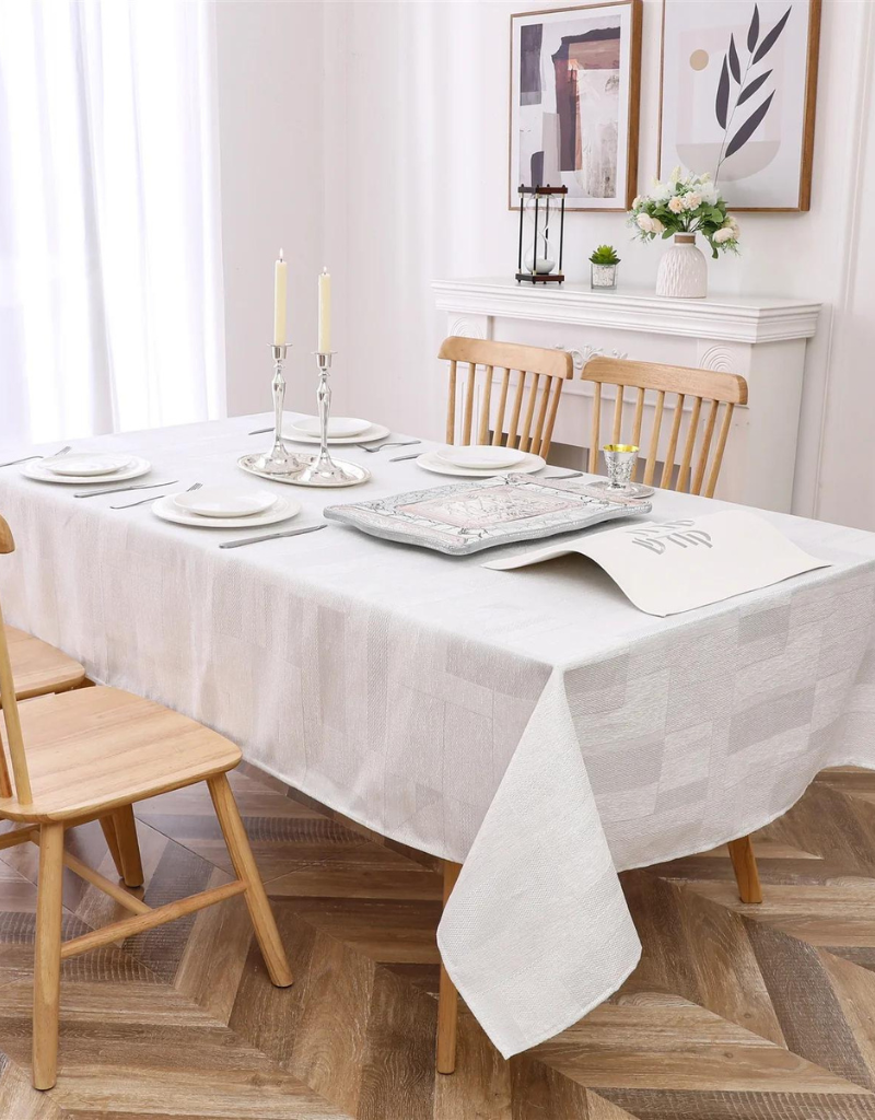 Jacquard Lush White/Silver Tablecloth #1372