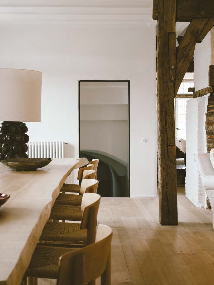 BEA MOMBAERS Items & Interiors – On The Table