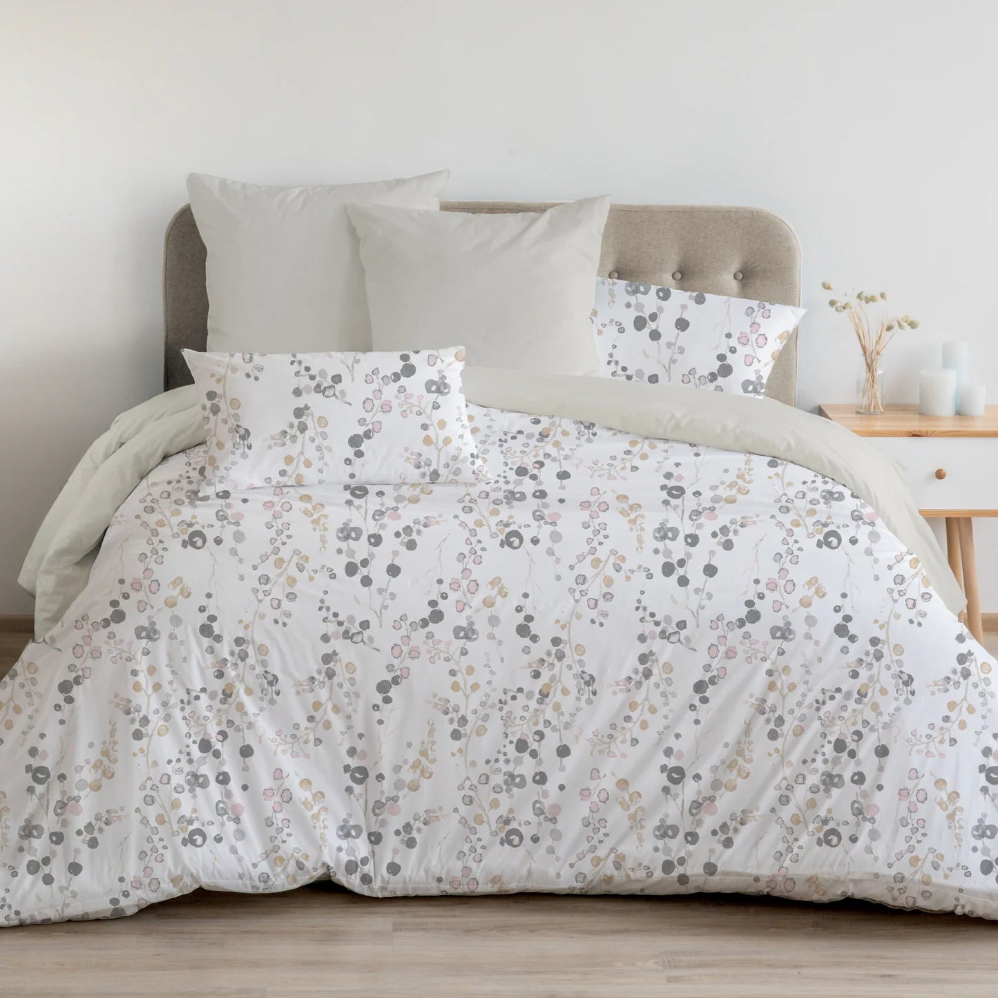 Gentle Petal Garden - Gray