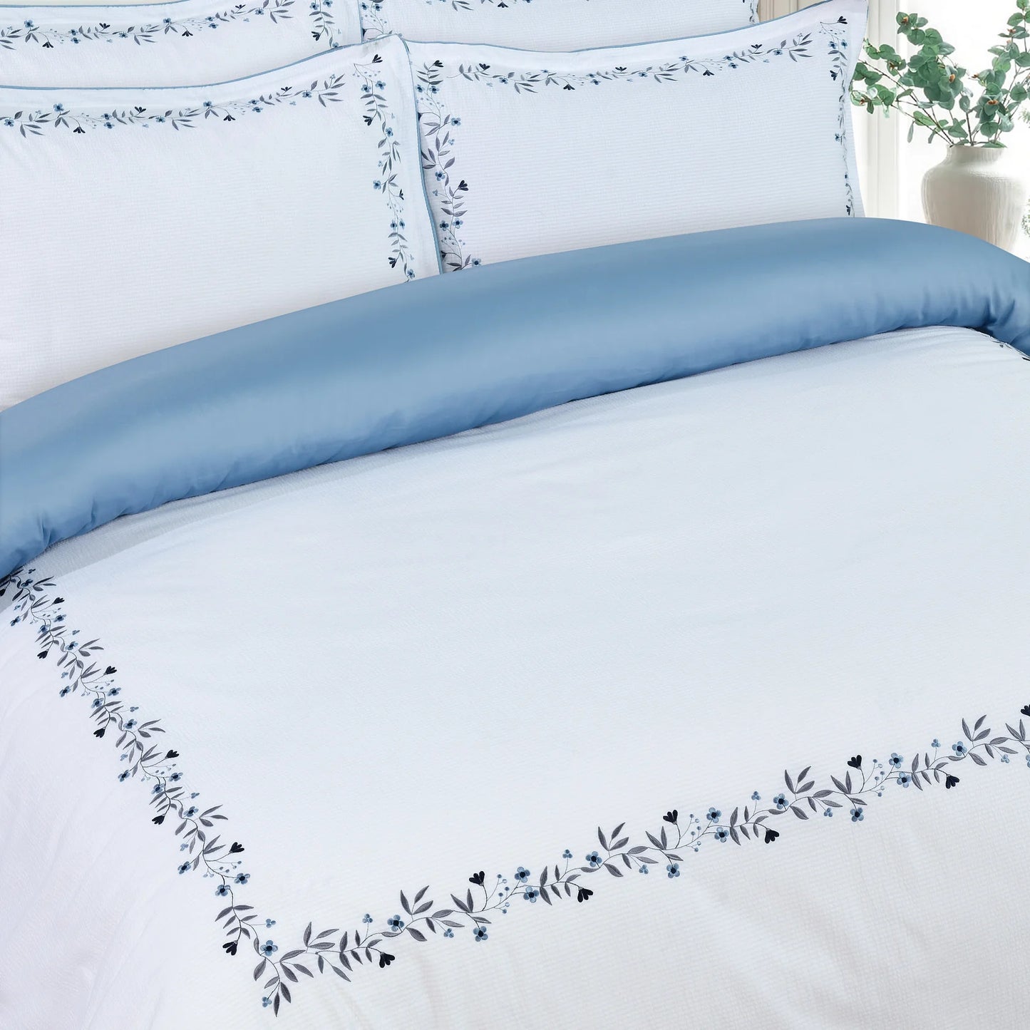 Magnolia Hotel Collection - Blue