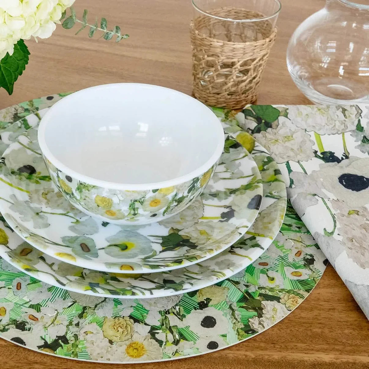 Elizabeth Sutton Collection: Cream Floral Garden Melamine Bowl Set