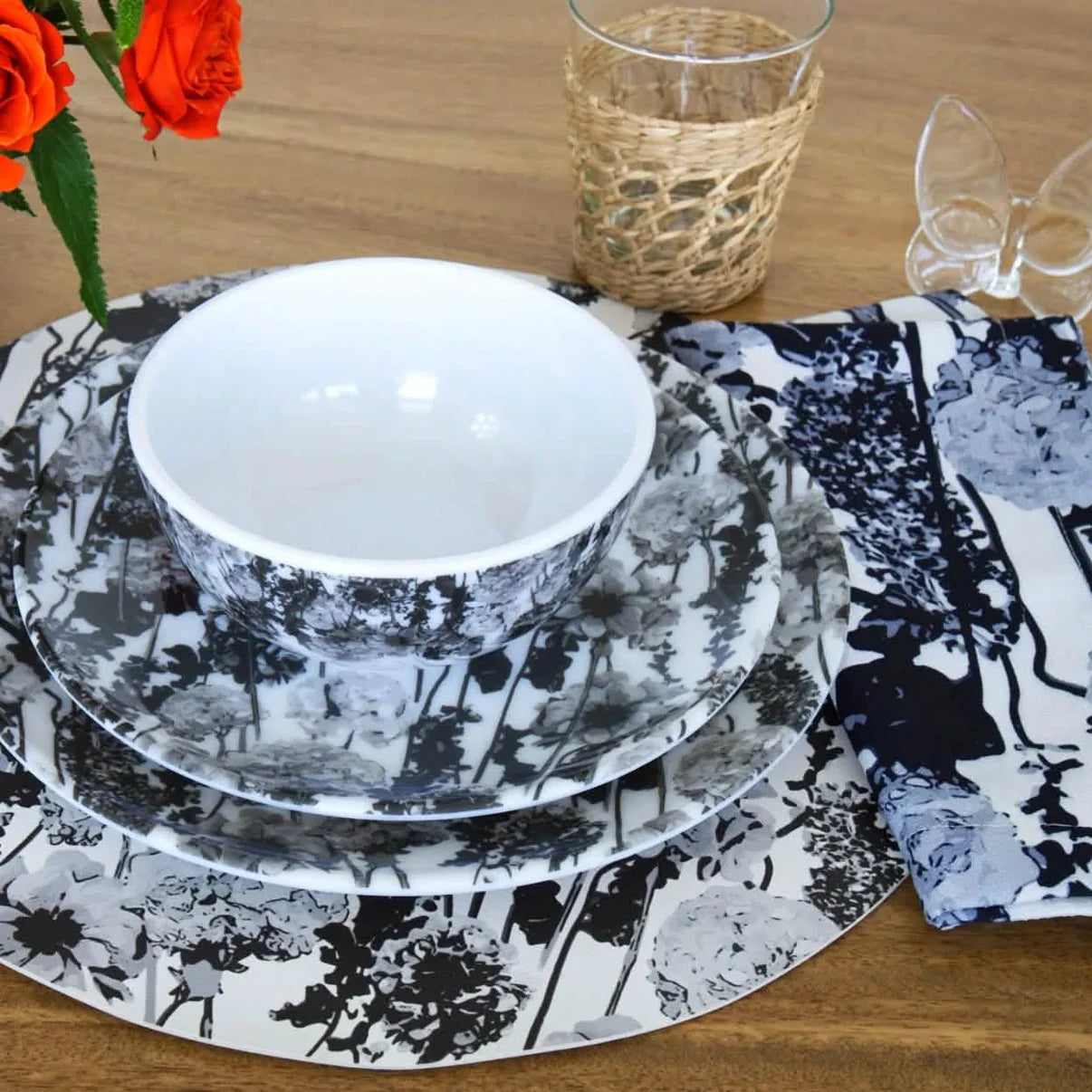 Elizabeth Sutton Collection: Grayscale Floral Garden Vinyl Placemat Set