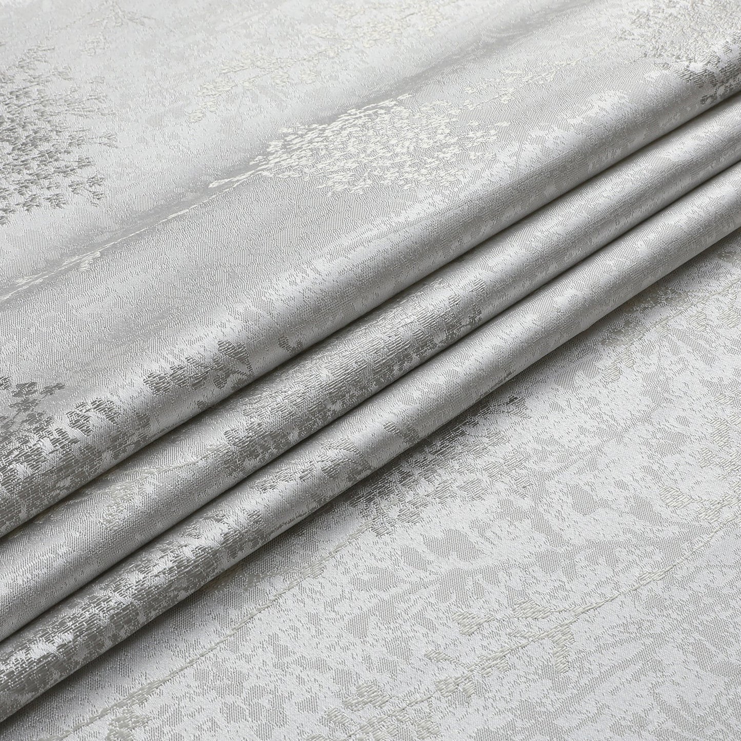 Jacquard Fern Cluster Silver Tablecloth #1602